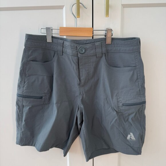 Eddie Bauer First Ascent women guide pro short 7" inseam - Picture 1 of 3